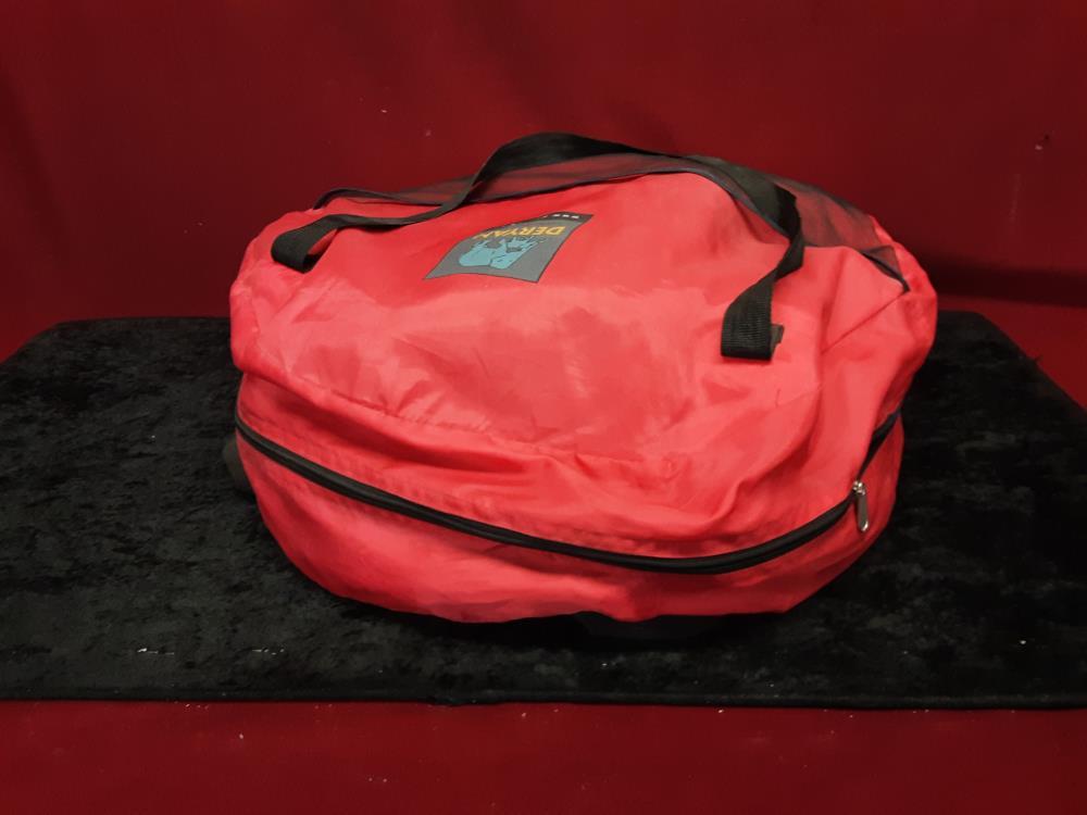 TOILE DE TENTE + MATELAS GONFLAGE + SAC DE COUCHAGE 