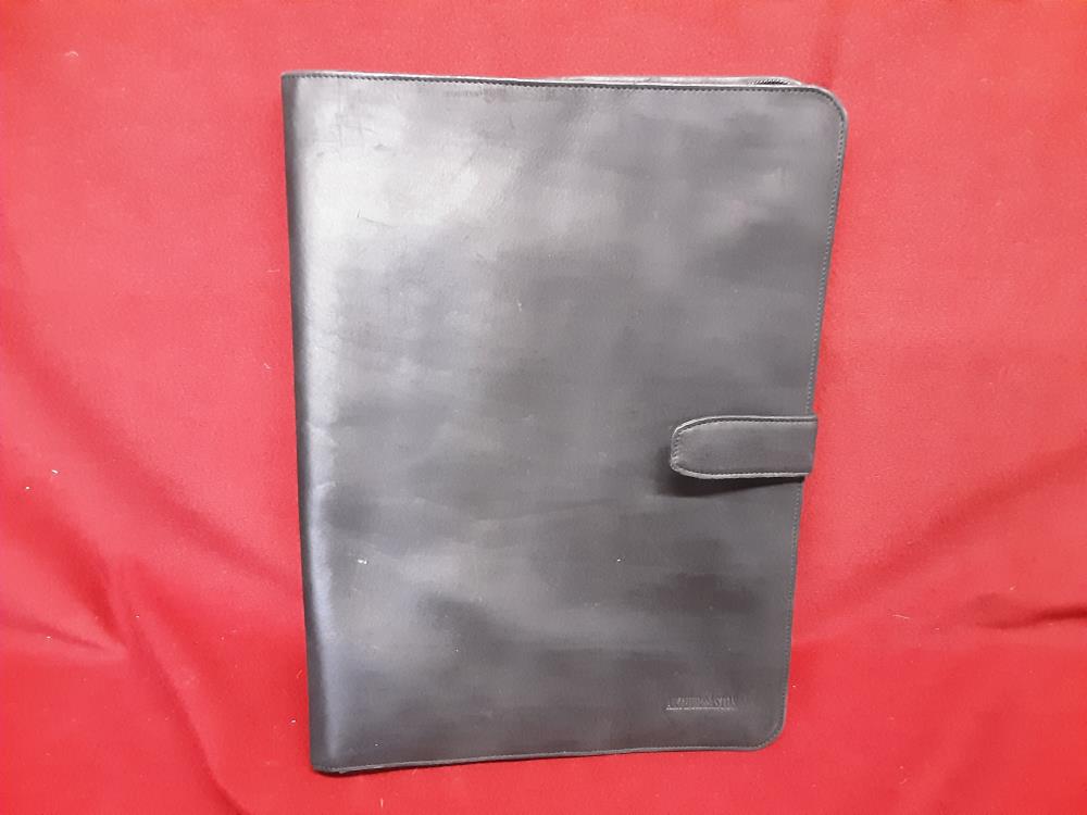 PORTE DOCUMENTS (13) EN CUIR ARTHUR ASTON 