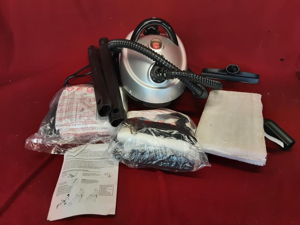 ASPIRATEUR À VAPEUR SHARK AVEC ACCESSOIRES