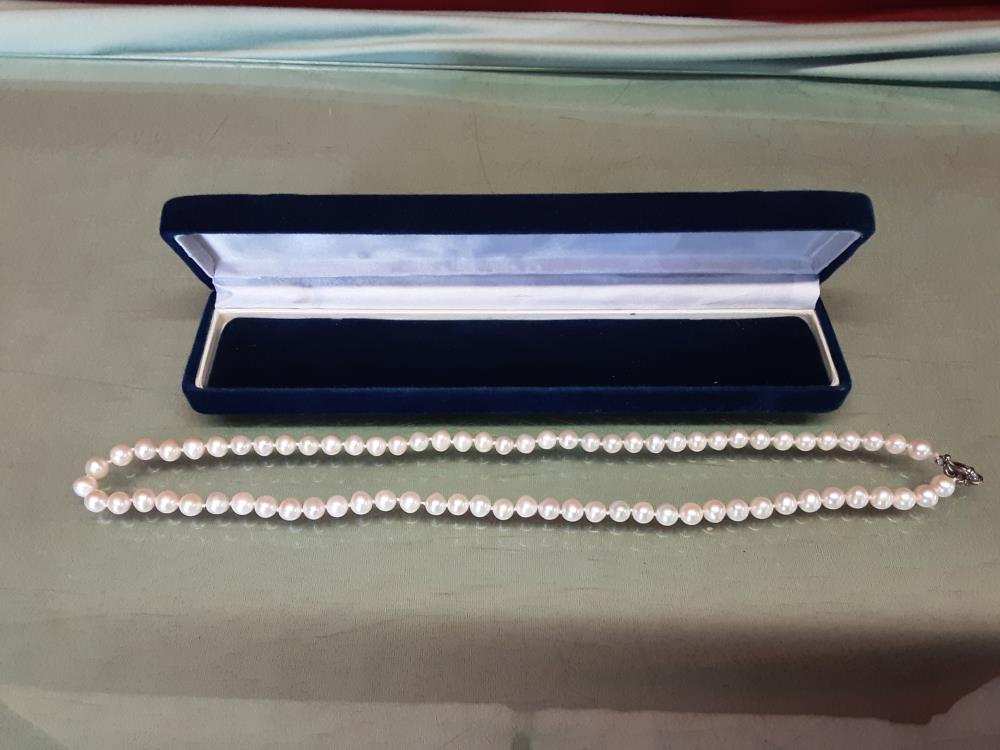 COLLIER PERLES DE CULTURE BLANCHES