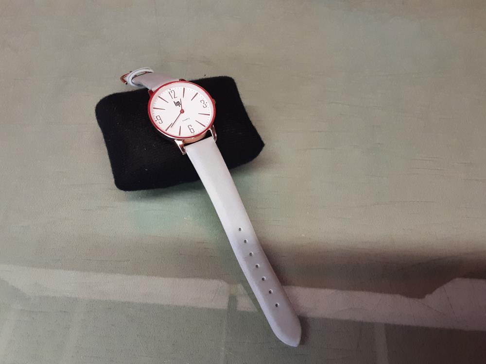 MONTRE LIP BRACELET CUIR GRIS