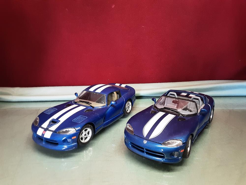 VÉHICULE MINIATURE BLEU 