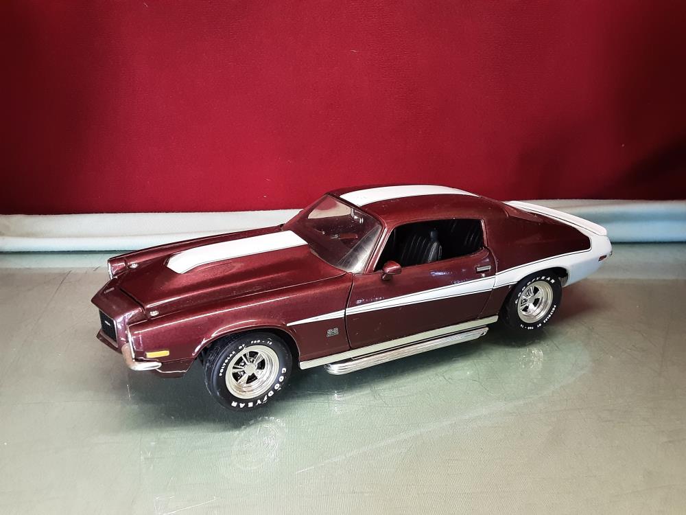 VÉHICULE MINIATURE VOITURE AMÉRICAINE BORDEAUX