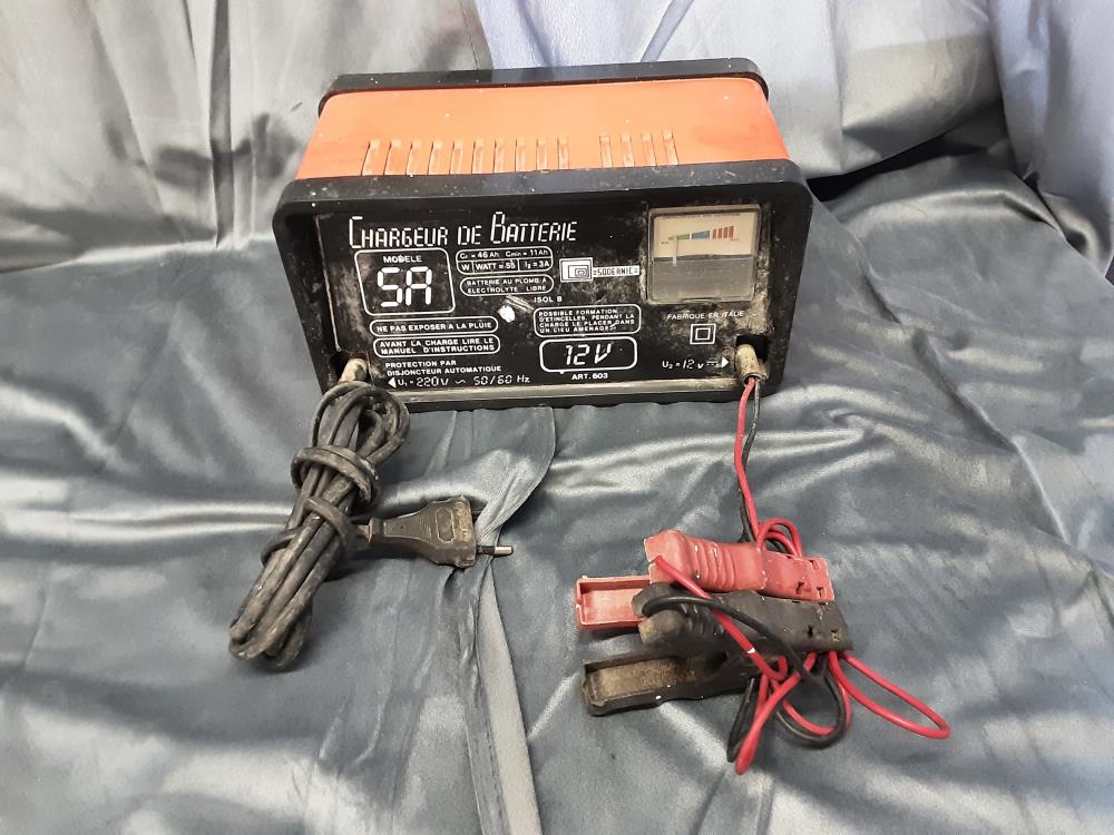 CHARGEUR BATTERIE