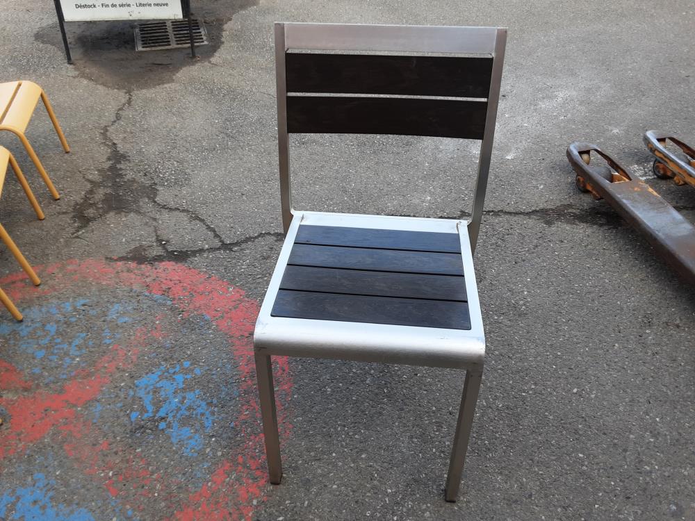 CHAISE EN ALU BICOLORE