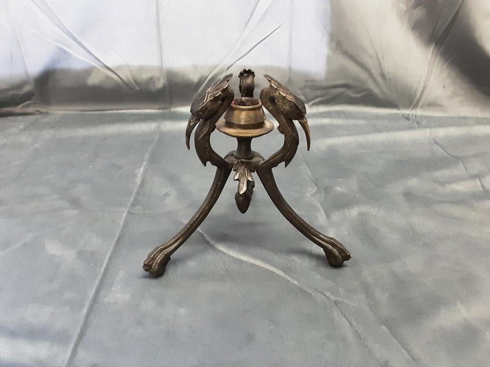 BOUGEOIR EN BRONZE  3 PIEDS HÉRONS 