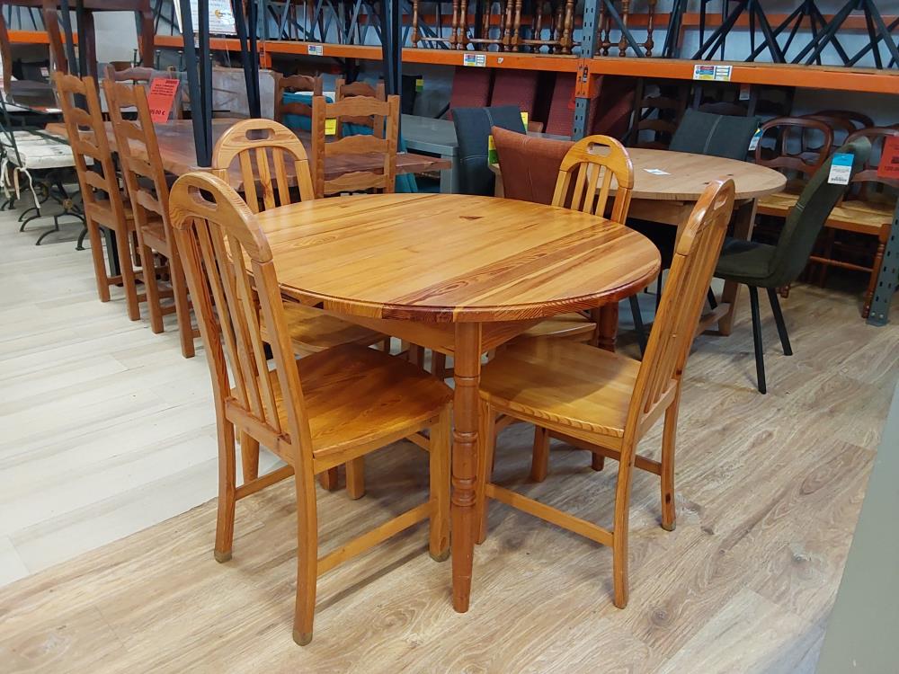 TABLE RONDE  + 4 CHAISES EN PIN 1 ALLONGE DE 40 CM OUVERTE= 150CM