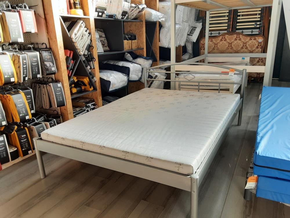 LIT 140X200 CADRE METAL GRIS AVEC SOMMIER ET MATELAS 