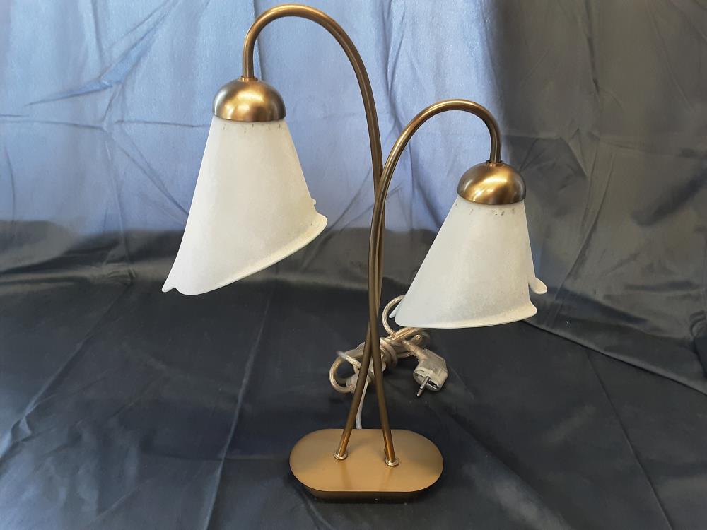 LAMPE A POSER DORÉE 2 TULIPES BLANCHES