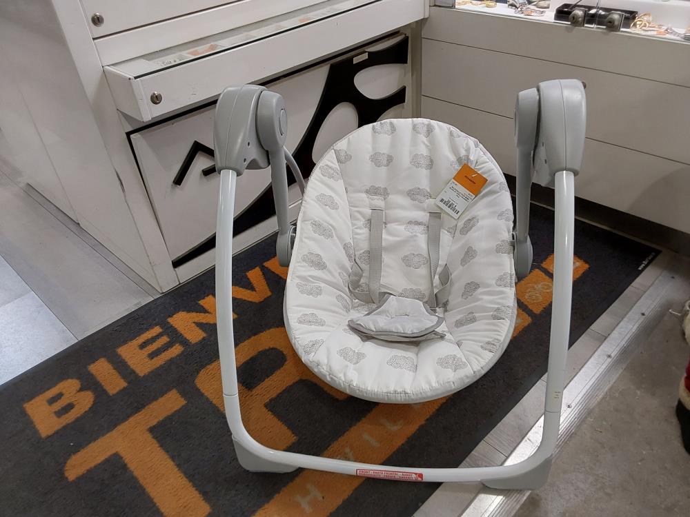 BALANCELLE POUR BEBE BLANC ET GRIS A NUAGES A PILE 