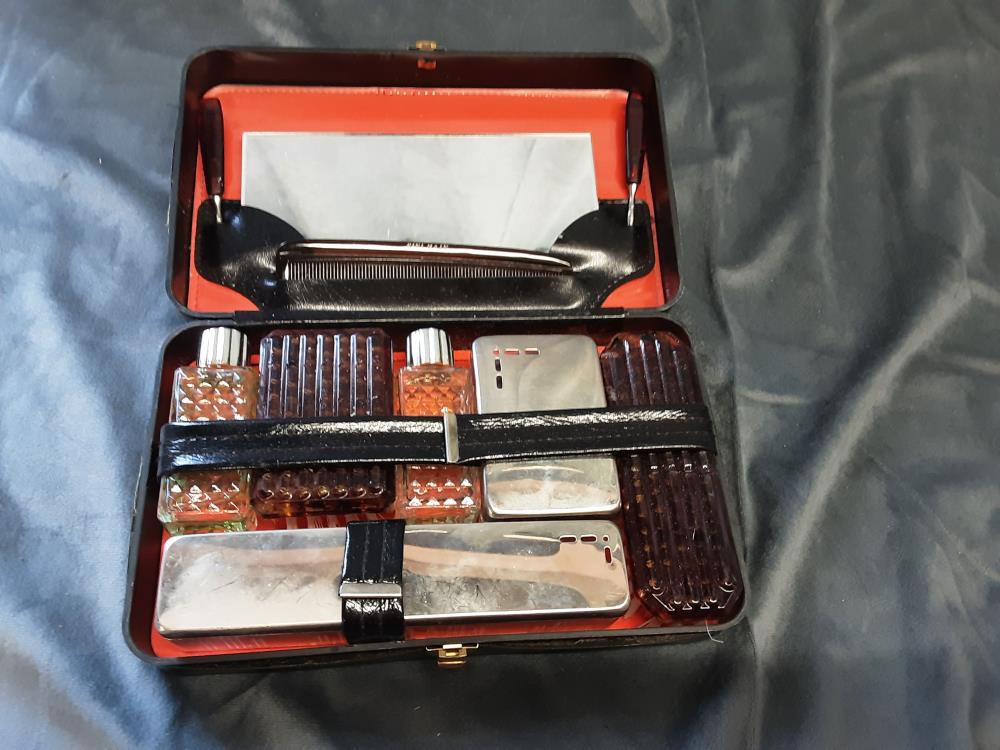 TROUSSE DE TOILETTE VINTAGE 