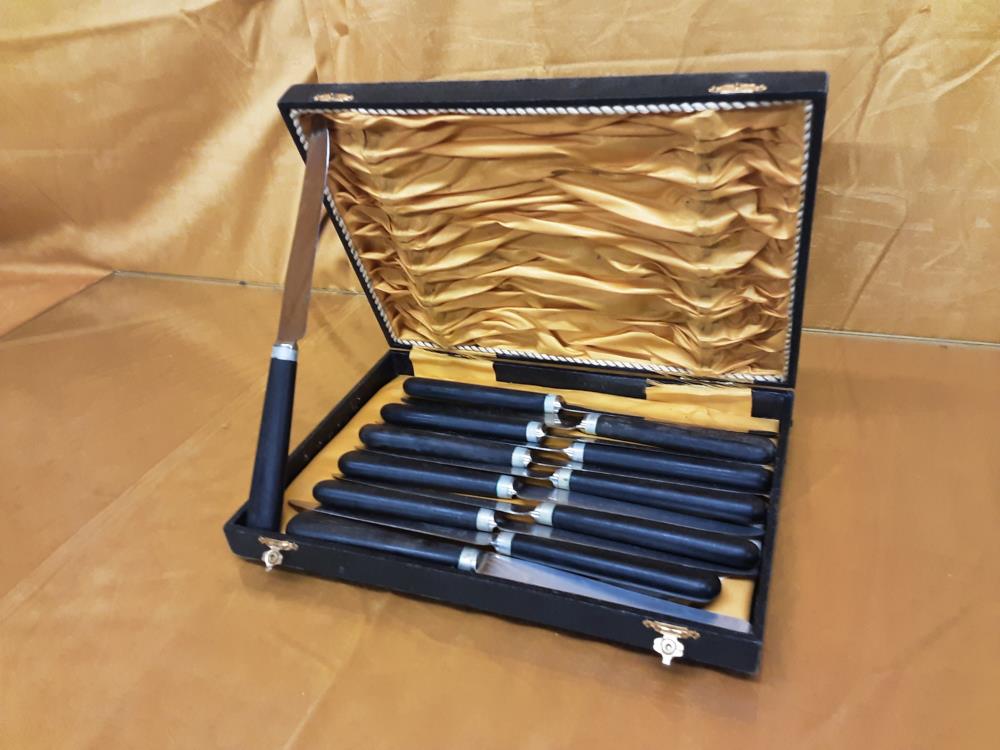 LOT DE 12 COUTEAUX ACIER INOXYDABLE