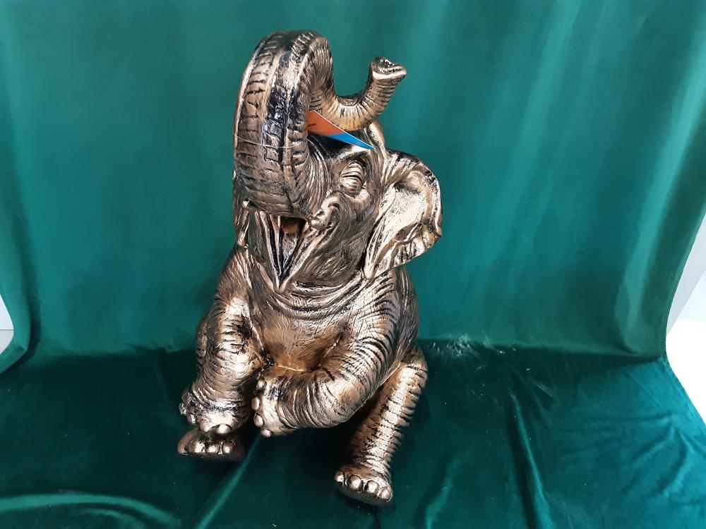 ELEPHANT ASSIS TROMPE 80CM