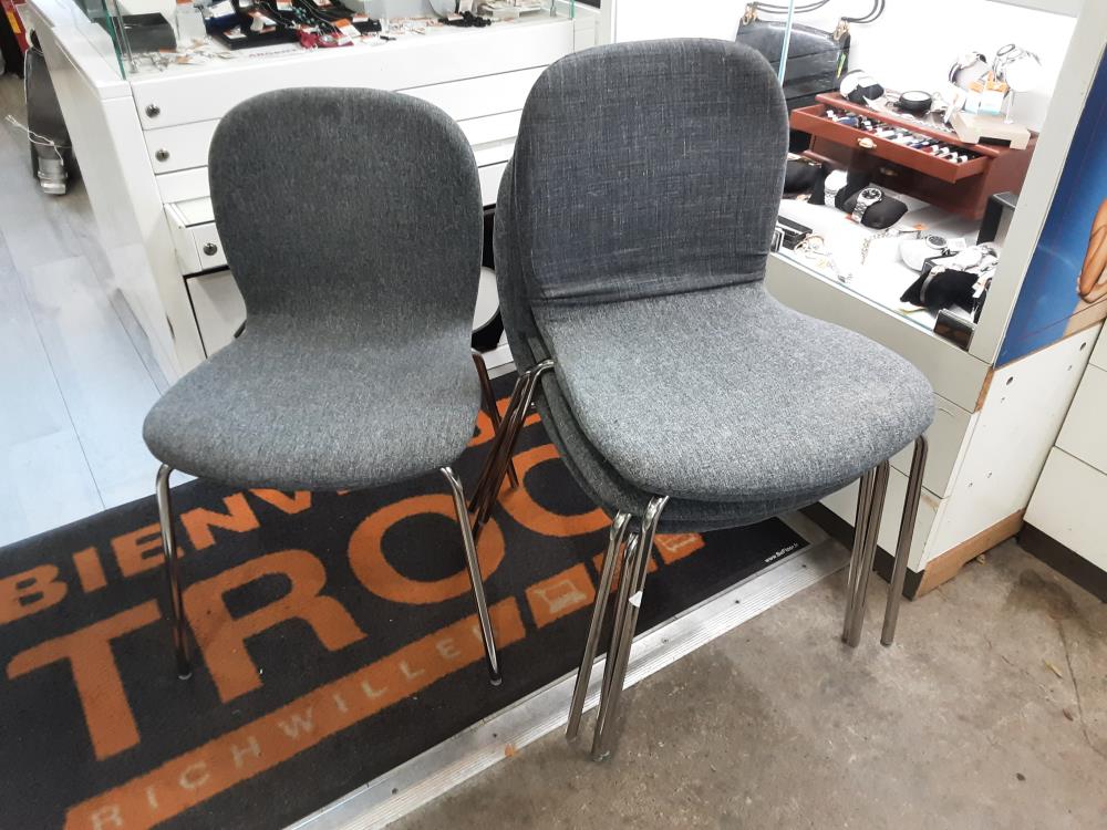 LOT DE 4 CHAISES TISSU GRIS PIEDS CHROMÉ