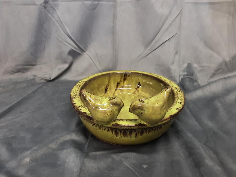 ABREUVOIR À OISEAUX VERT EN TERRE CUITE 