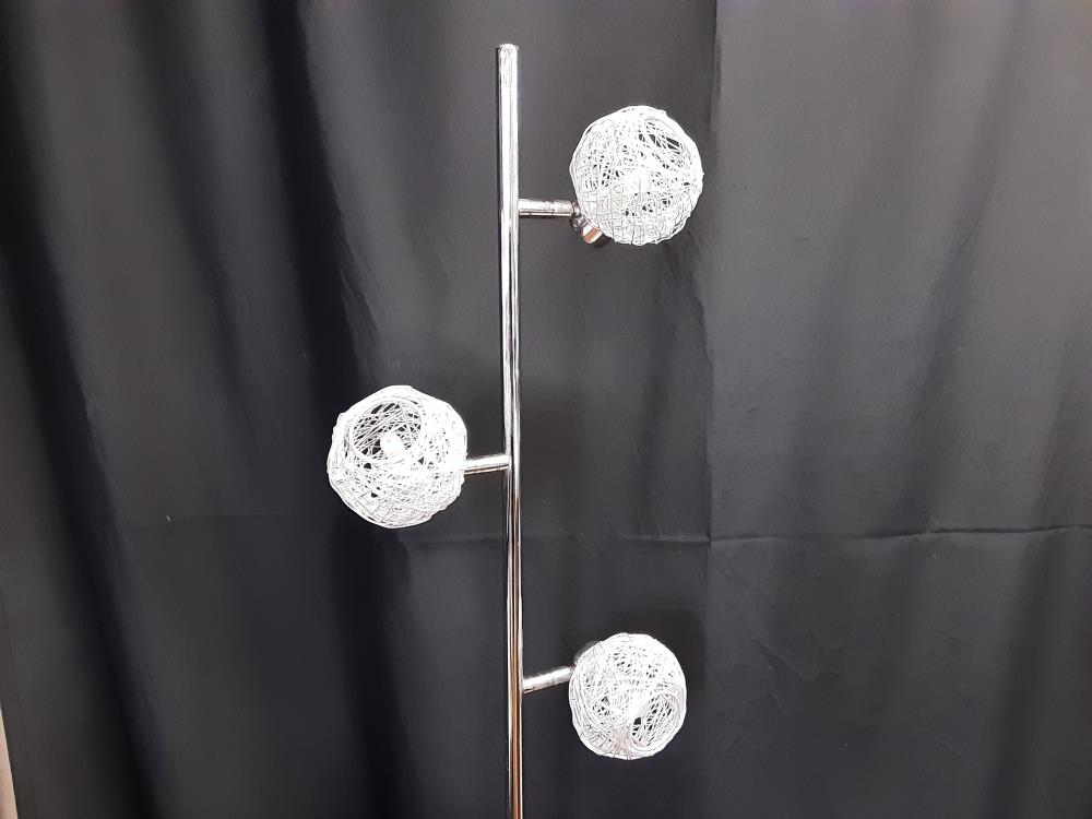 LAMPADAIRE 3 FEUX A LED