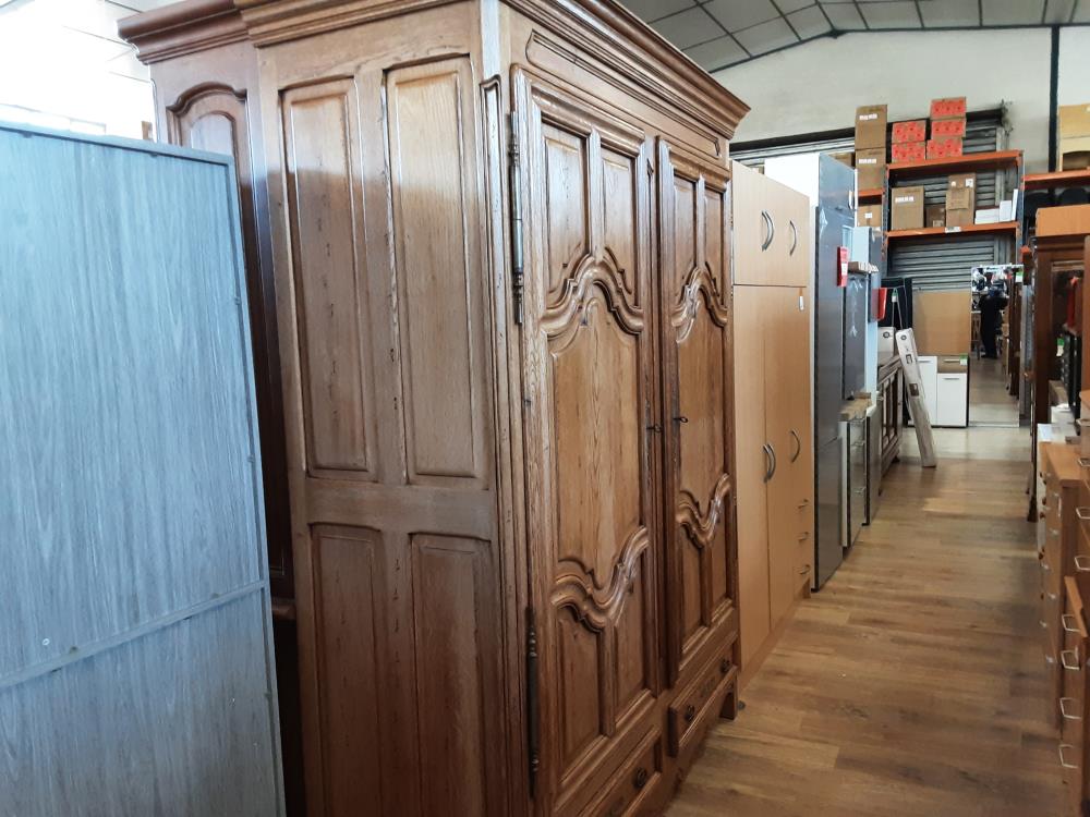 ARMOIRE EN CHENE 2 PORTES + 2 TIROIRS