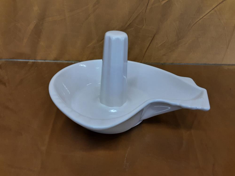 PLAT EN TERRE CUITE BLANCHE POUR POULET