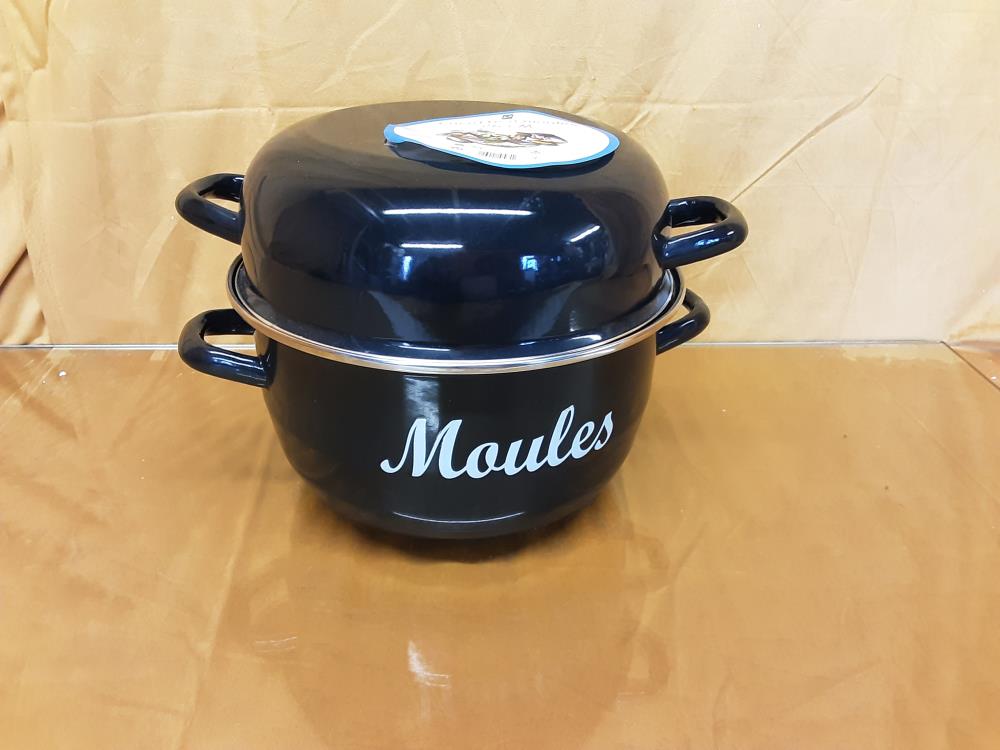 COCOTTE ACIER EMAILLE NOIR 26CM A MOULES