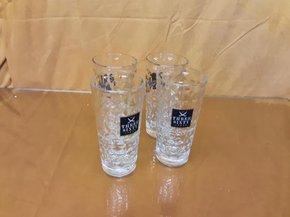 LOT DE 4 VERRES A VODKA