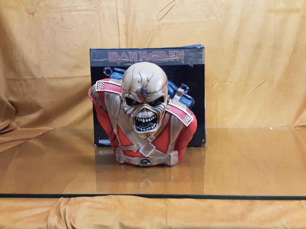FIGURINE BOITE IRON MAIDEN POLYRÉSINE PEINTE MAIN 