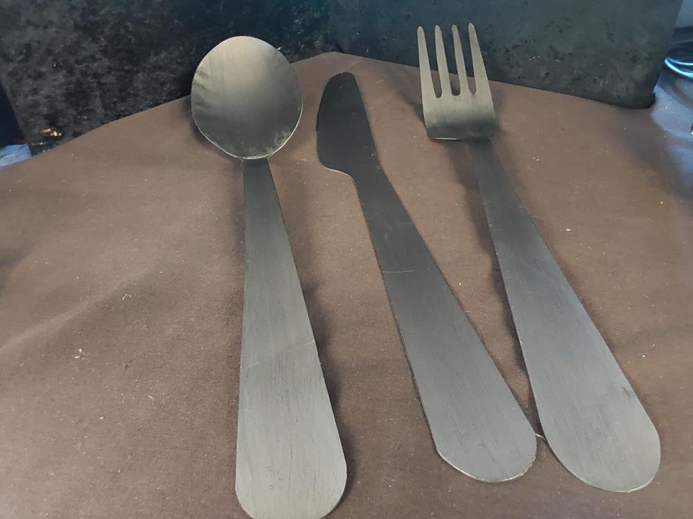 LOT 3 COUVERTS GEANT DECORATION MURALE EN METAL