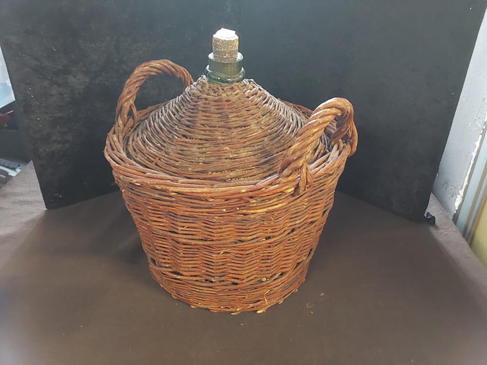 DAME JEANNE OSIER ET VERRE 