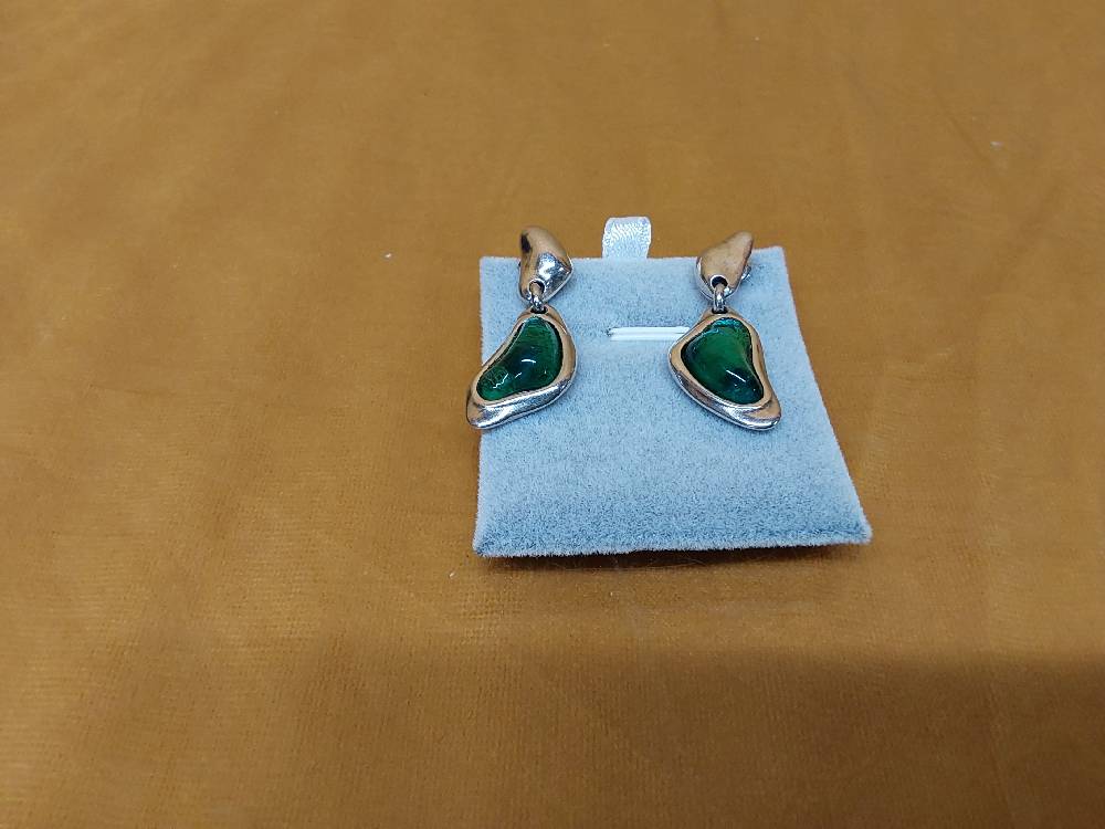 PAIRE DE BOUCLE D'OREILLES ARGENT PIERRE VERTE