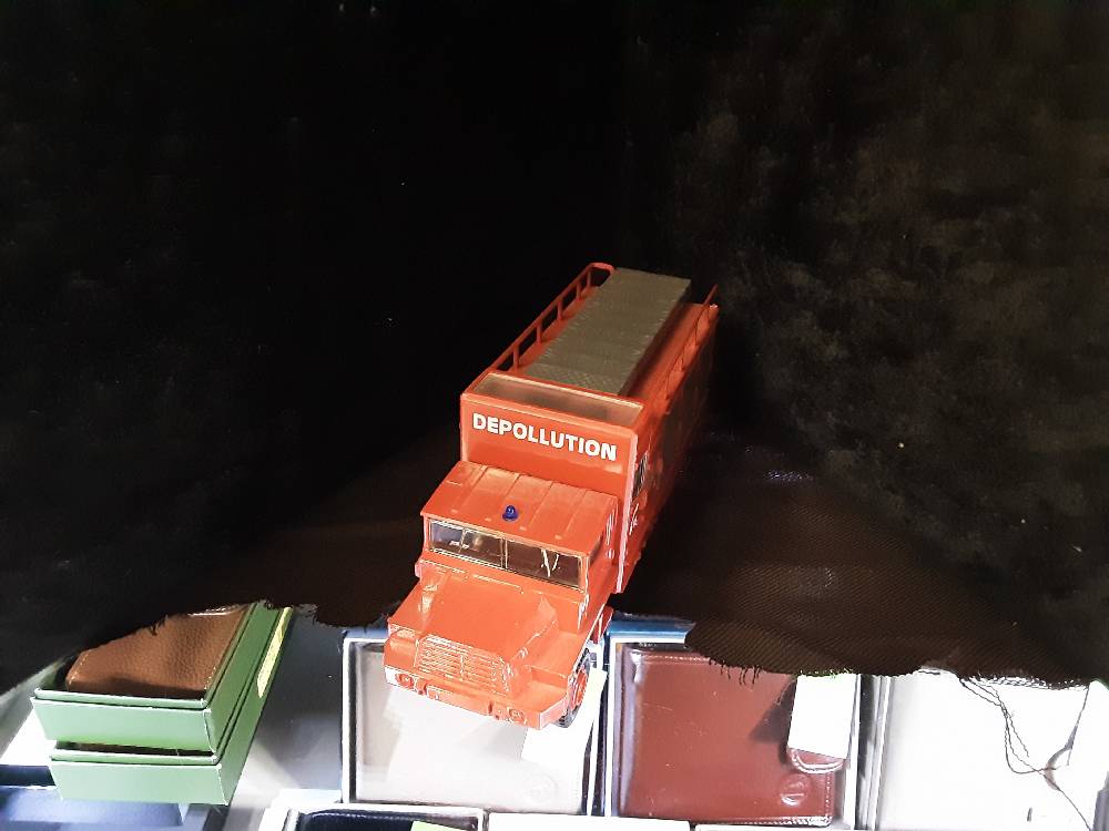 CAMION MINIATURE DE POMPIER MM 