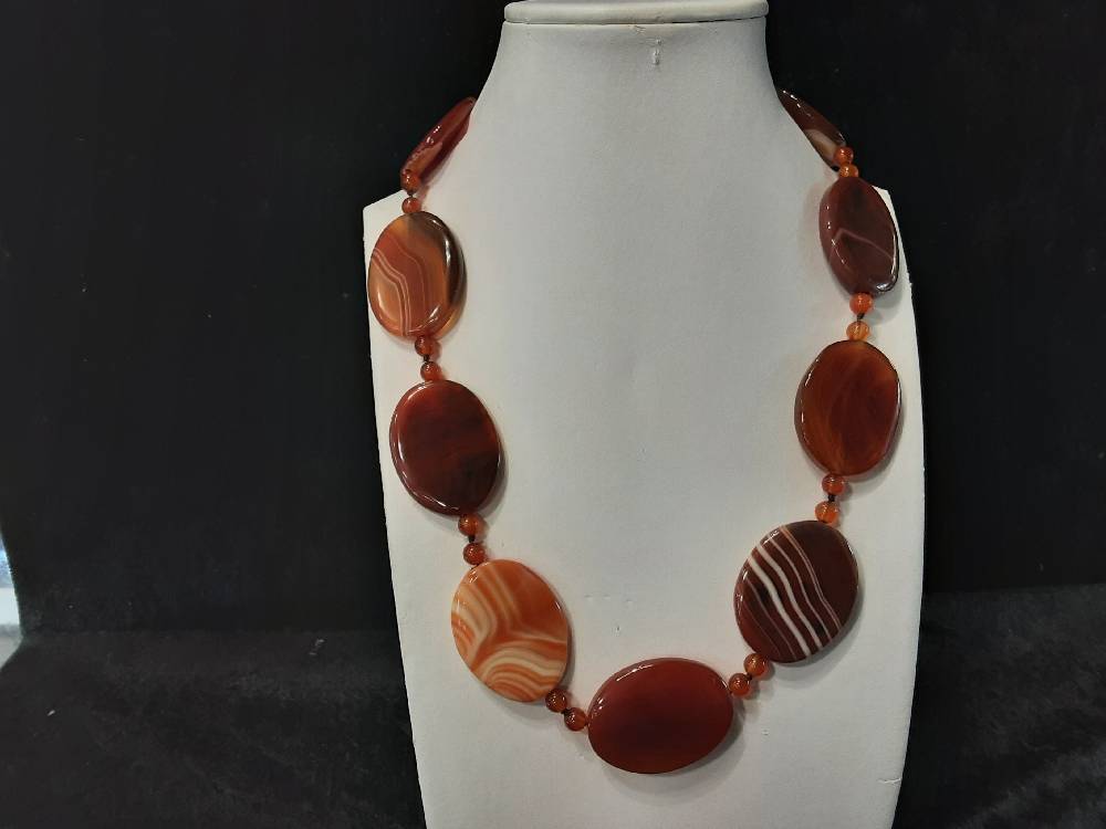 COLLIER FANTAISIE BRUN ET ORANGE