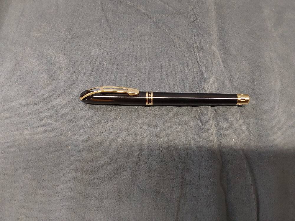 STYLO A BILLE PIERRE CARDIN NOIR