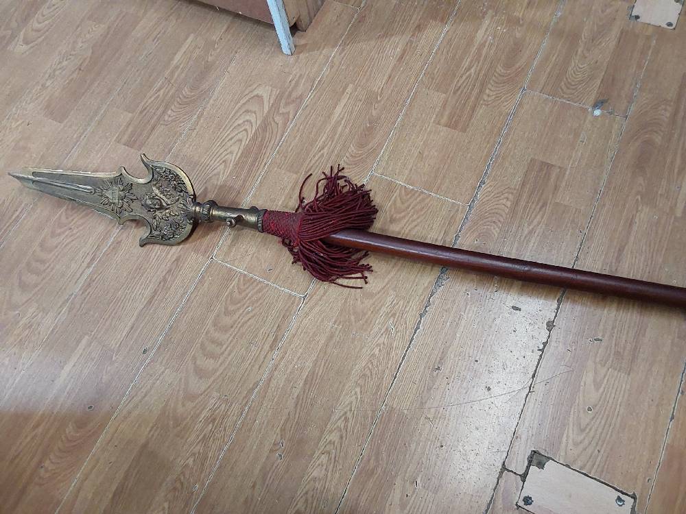 LANCE ANCIENNE EMBOUT METAL MANCHE EN BOIS LONG 2M35