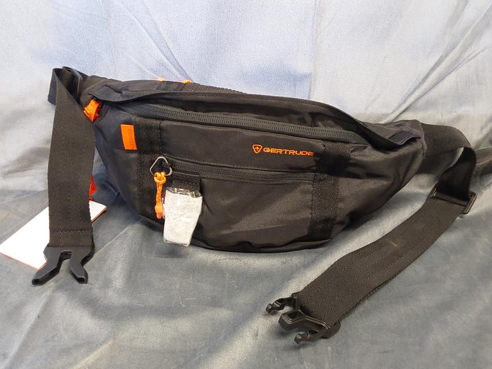 SAC BANANE EN TOILE NOIRE GERTRUDE