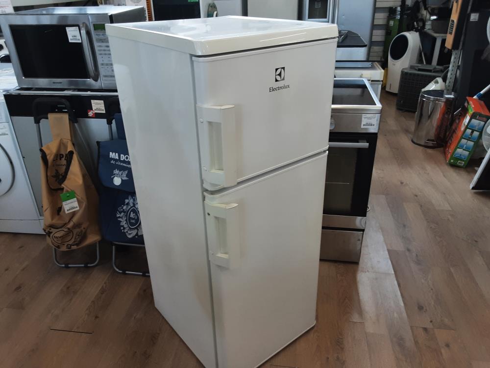 REFRIGERATEUR CONGELATEUR ELECTROLUX