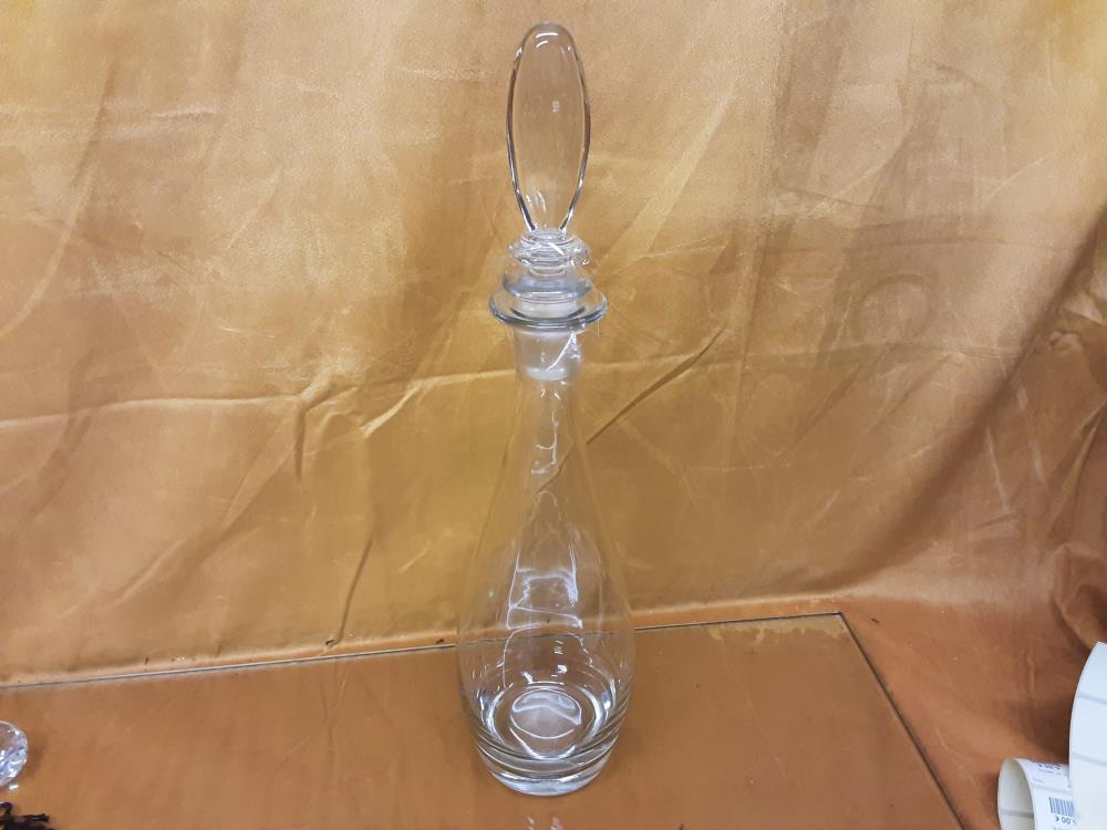 CARAFE AVEC BOUCHON CRISTAL