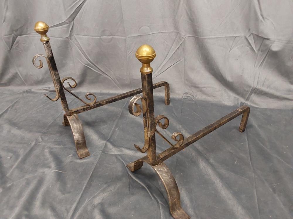 PAIRE DE CHENETS EN FER