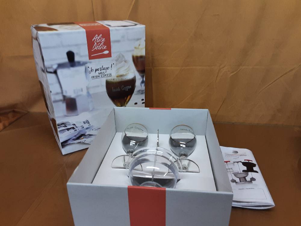 BOITE AVEC 2 VERRES IRISH COFFEE AVEC ACCESSOIRE REUSSITE GARANTIE