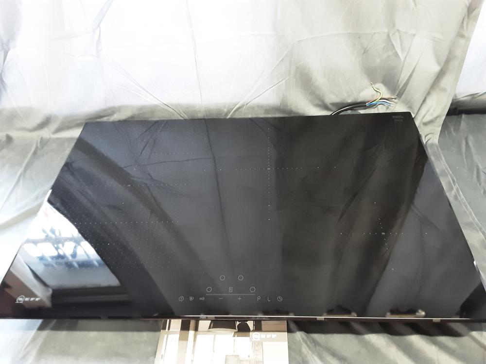 PLAQUE DE CUISSON VITROCERAMIQUE NEFF 80X52CM