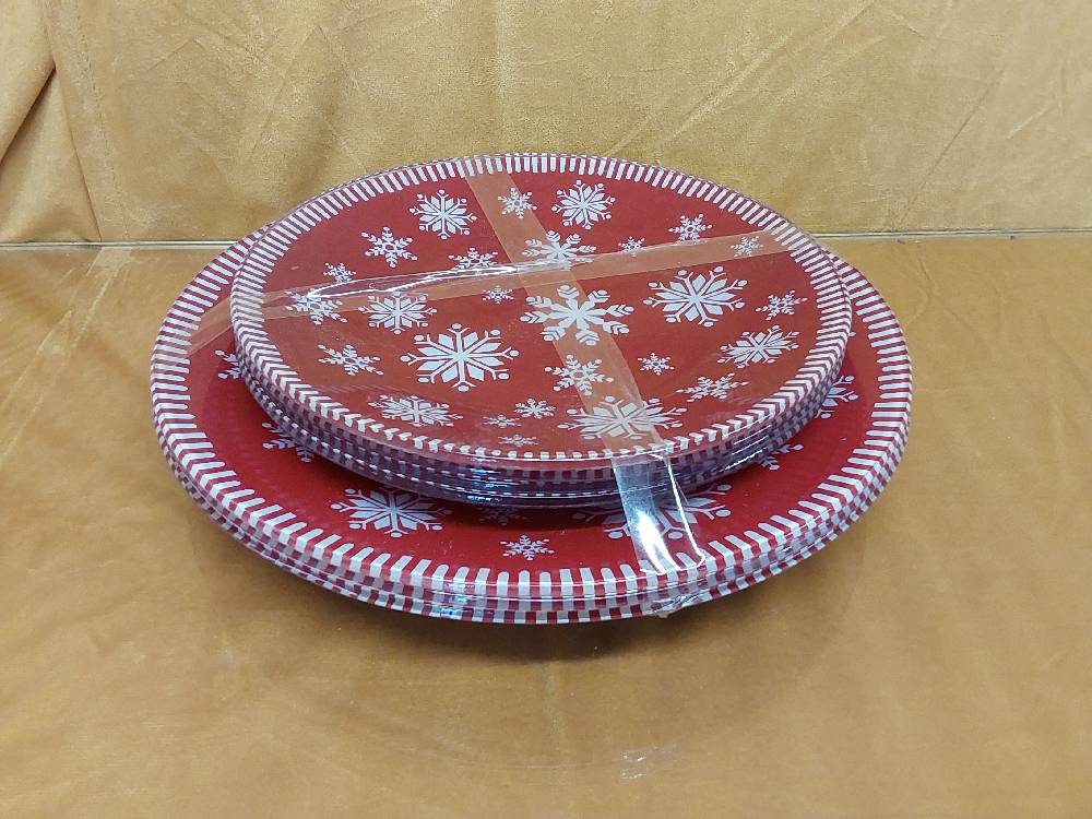 LOT DE 8 ASSIETTES NOEL