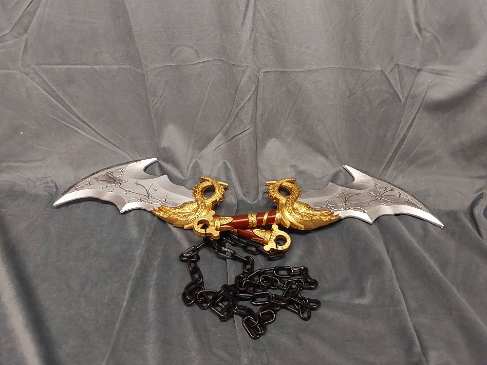 NUNCHAKU HACHES EN MOUSSE 44.5CM (FL-11163)