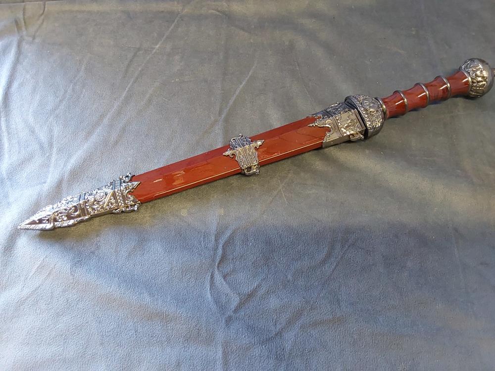 DAGUE ROMAINE AVEC FOURREAU JULES CESAR 46CM (HK-818)