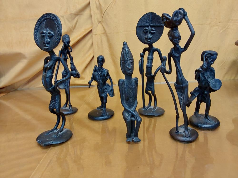 STATUETTE AFRICAINE  EN BRONZE VENDU À LA PIÈCE