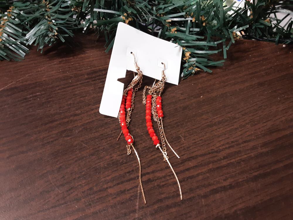 PAIRE DE BOUCLES D'OREILLES ROUGE