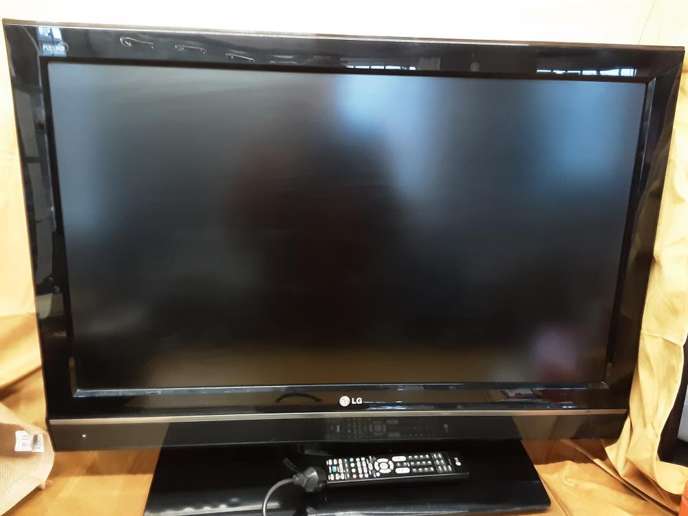 TÉLÉVISEUR LG 94CM + TC