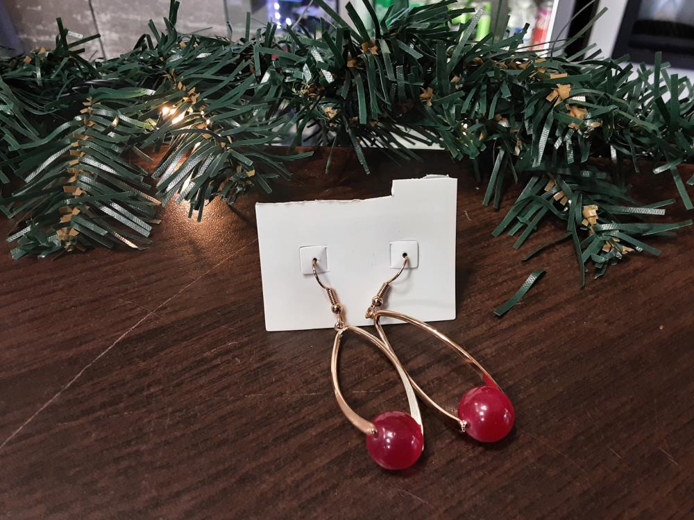 PAIRE DE BOUCLES D'OREILLES BOULES ROUGES