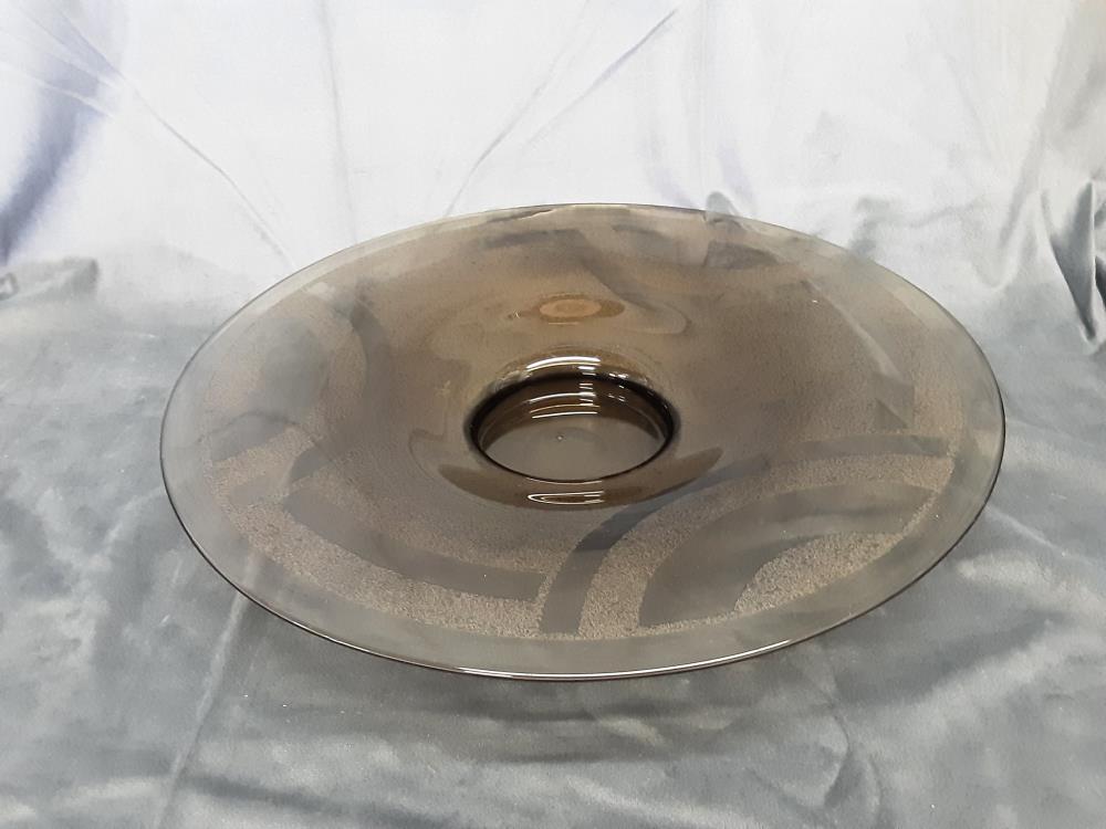 PLAT A FRUITS EN VERRE FUMÉ SIGNÉ SCHNEIDER