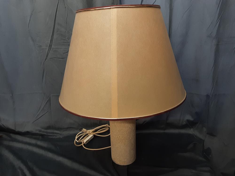 LAMPE PIED EN PIERRE ABAT JOUR BEIGE 