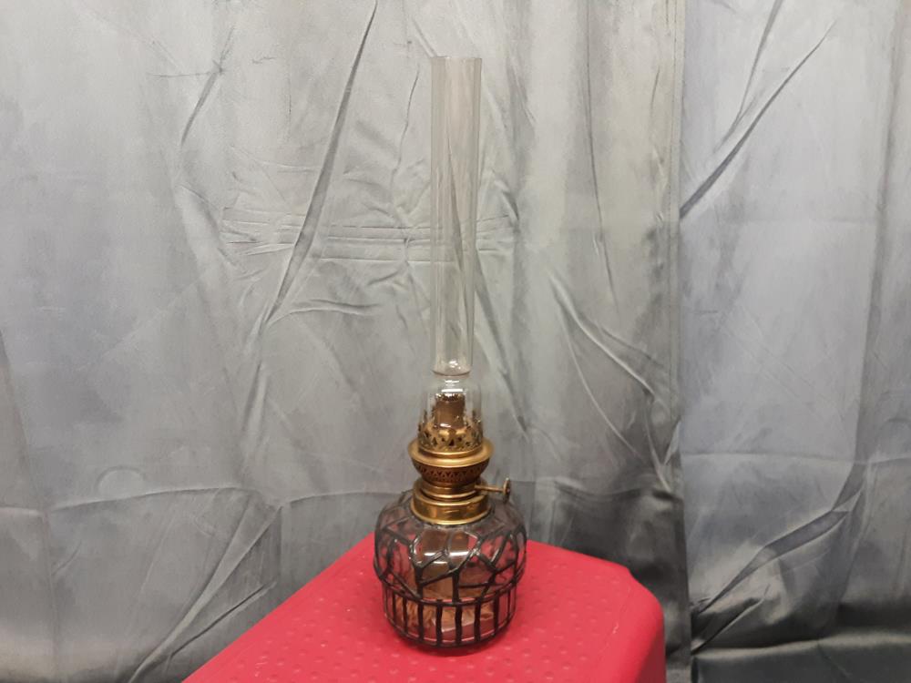 LAMPE À PÉTROLE EN VERRE ET ÉTAIN + VERRE 