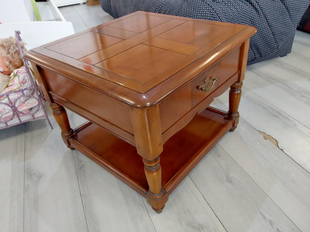 TABLE BASSE MERISIER CARRE 1 TIROIR