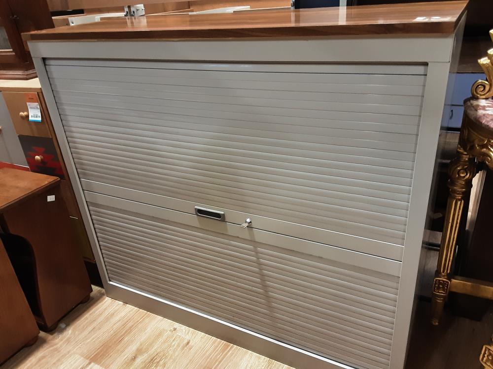 ARMOIRE METAL RIDEAUX GRISE AVEC CLEF